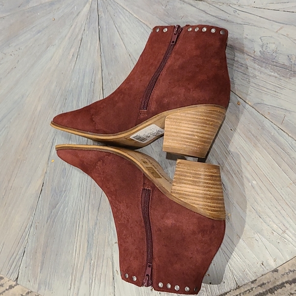 Lucky Brand maroon suede ankle boots - Picture 8 of 10